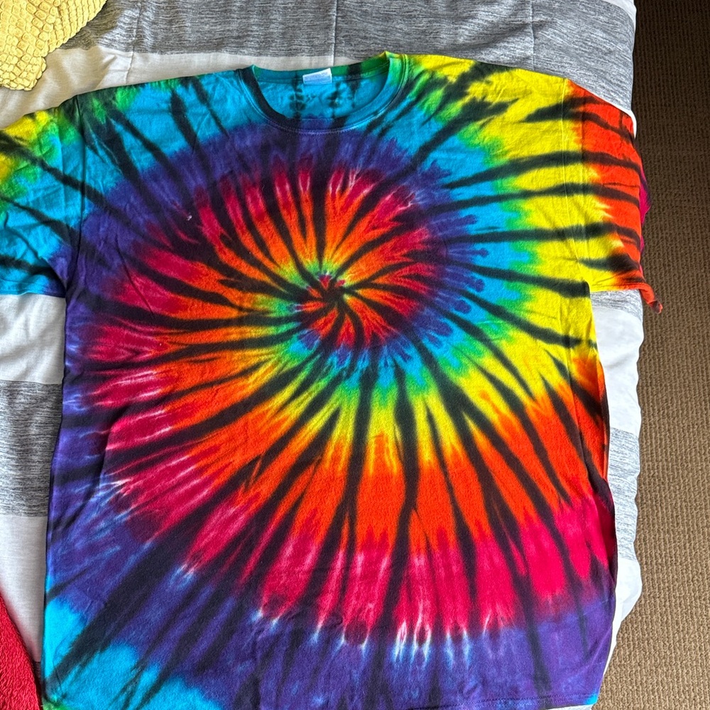 XL tie dyed tshirt